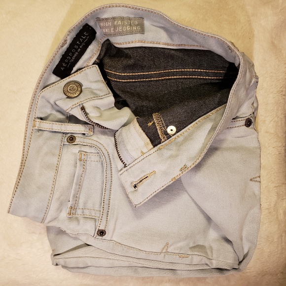 Areopostale High Wasted Bleached Blue Jeans - Picture 1 of 2